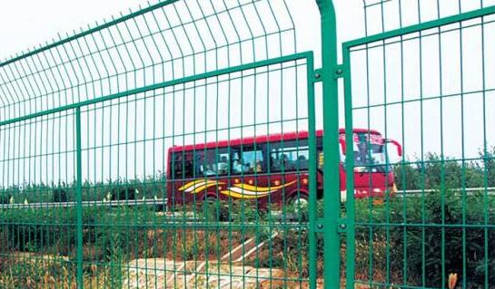 高速公路護(hù)欄網(wǎng).jpg